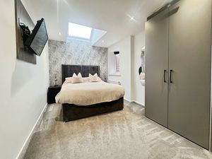 Master bedroom- click for photo gallery